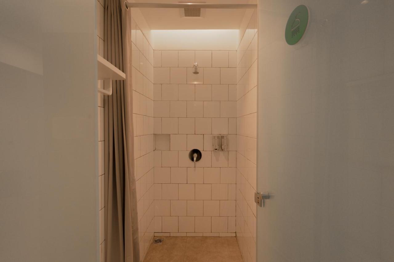 Hotel Bobopod Alun-Alun, Malang Zewnętrze zdjęcie