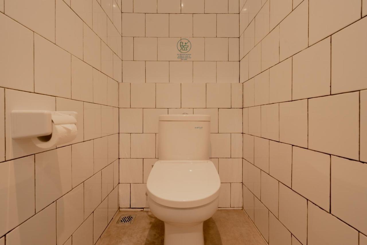 Hotel Bobopod Alun-Alun, Malang Zewnętrze zdjęcie
