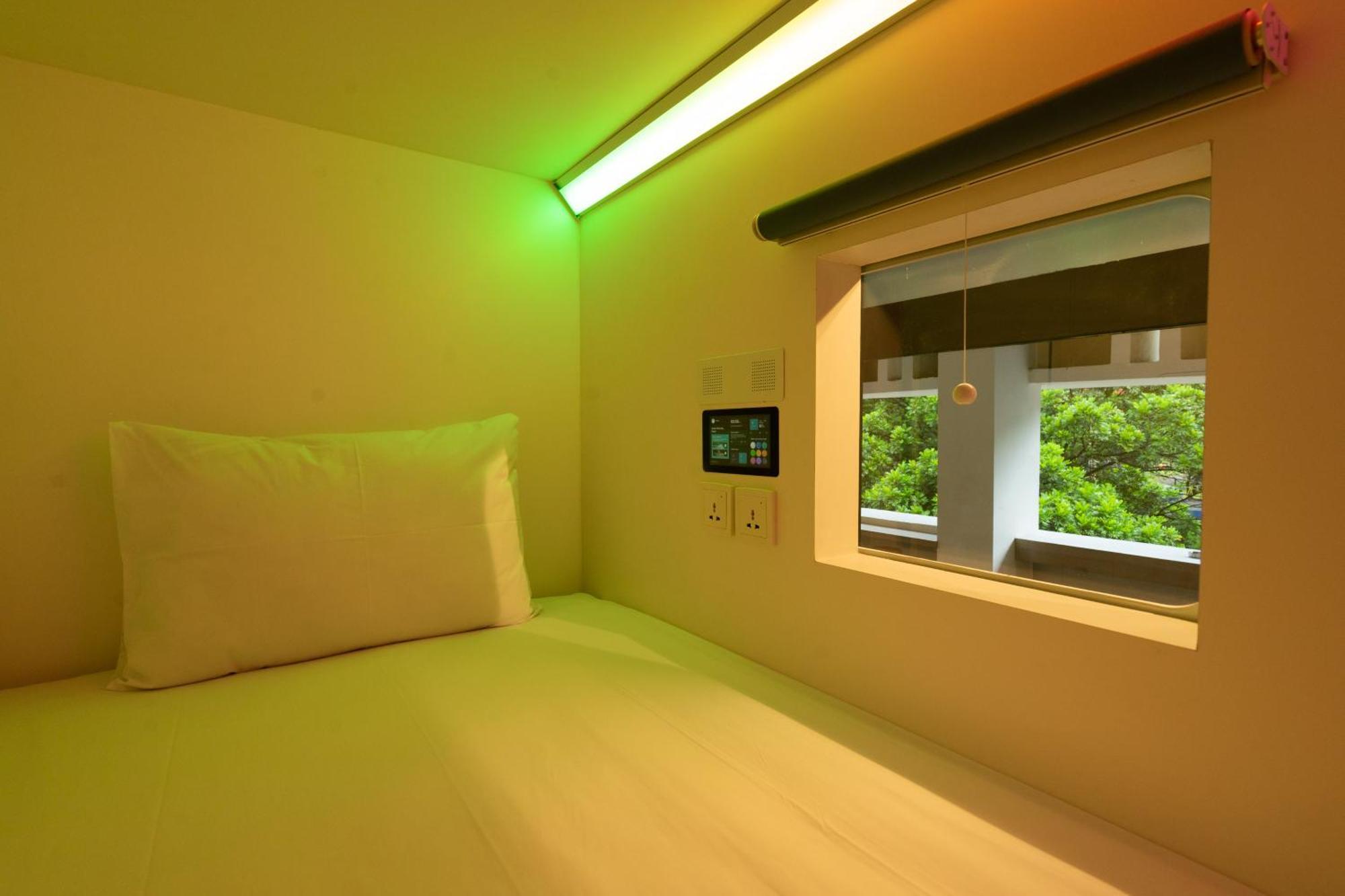 Hotel Bobopod Alun-Alun, Malang Zewnętrze zdjęcie