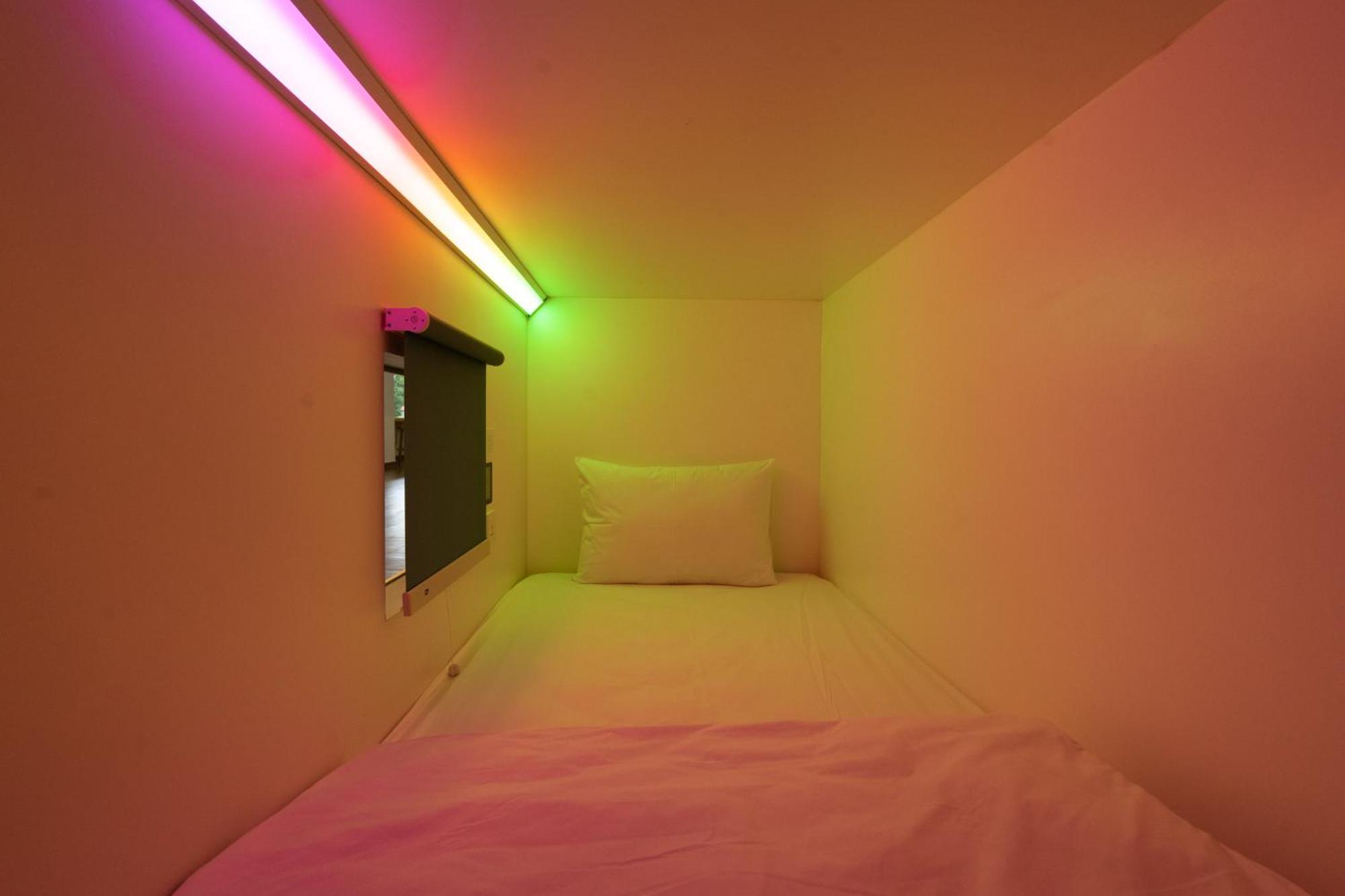 Hotel Bobopod Alun-Alun, Malang Zewnętrze zdjęcie