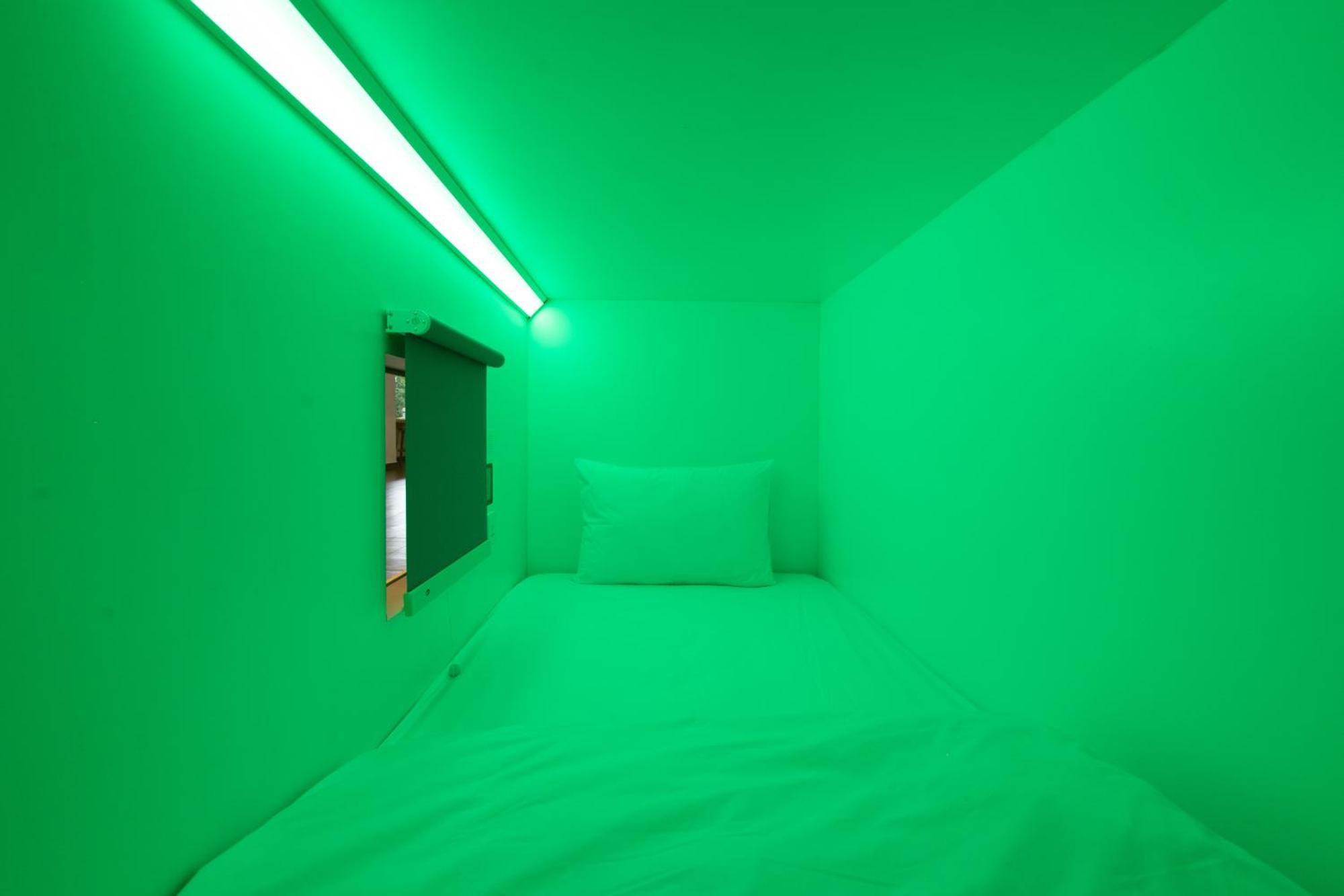 Hotel Bobopod Alun-Alun, Malang Zewnętrze zdjęcie